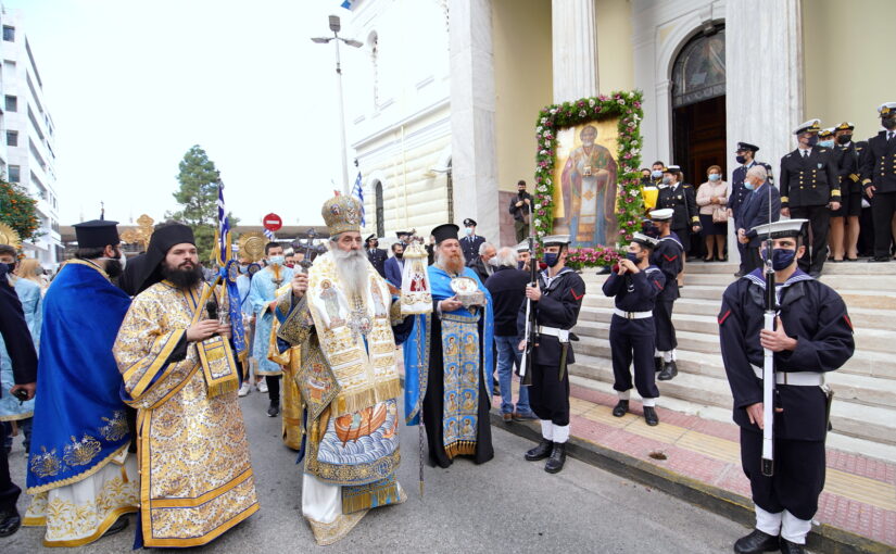 Η εορτή του προστάτη των ναυτικών στο πρώτο λιμάνι της χώρας, τον Πειραιά.