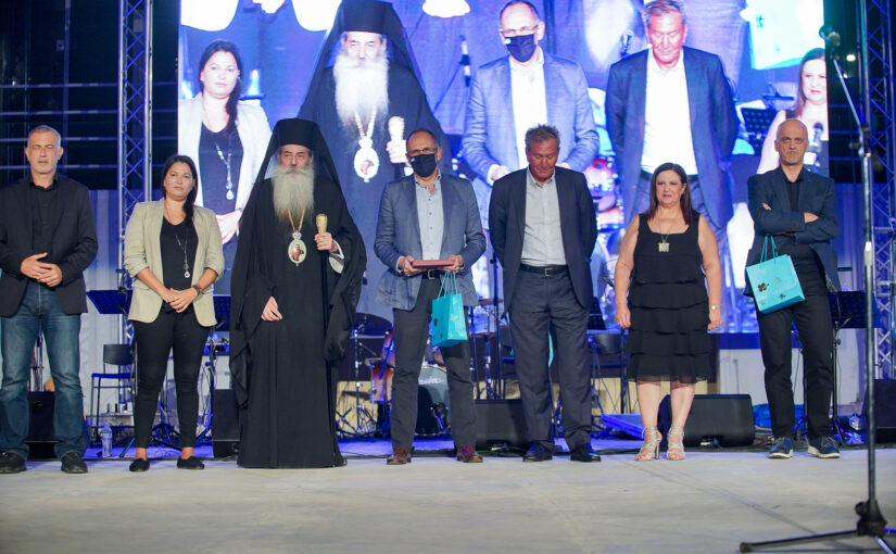 Ήταν όλοι εκεί να στηρίξουν τη μεγάλη φιλανθρωπική δράση της Ιεράς Μητροπόλεως Πειραιώς.