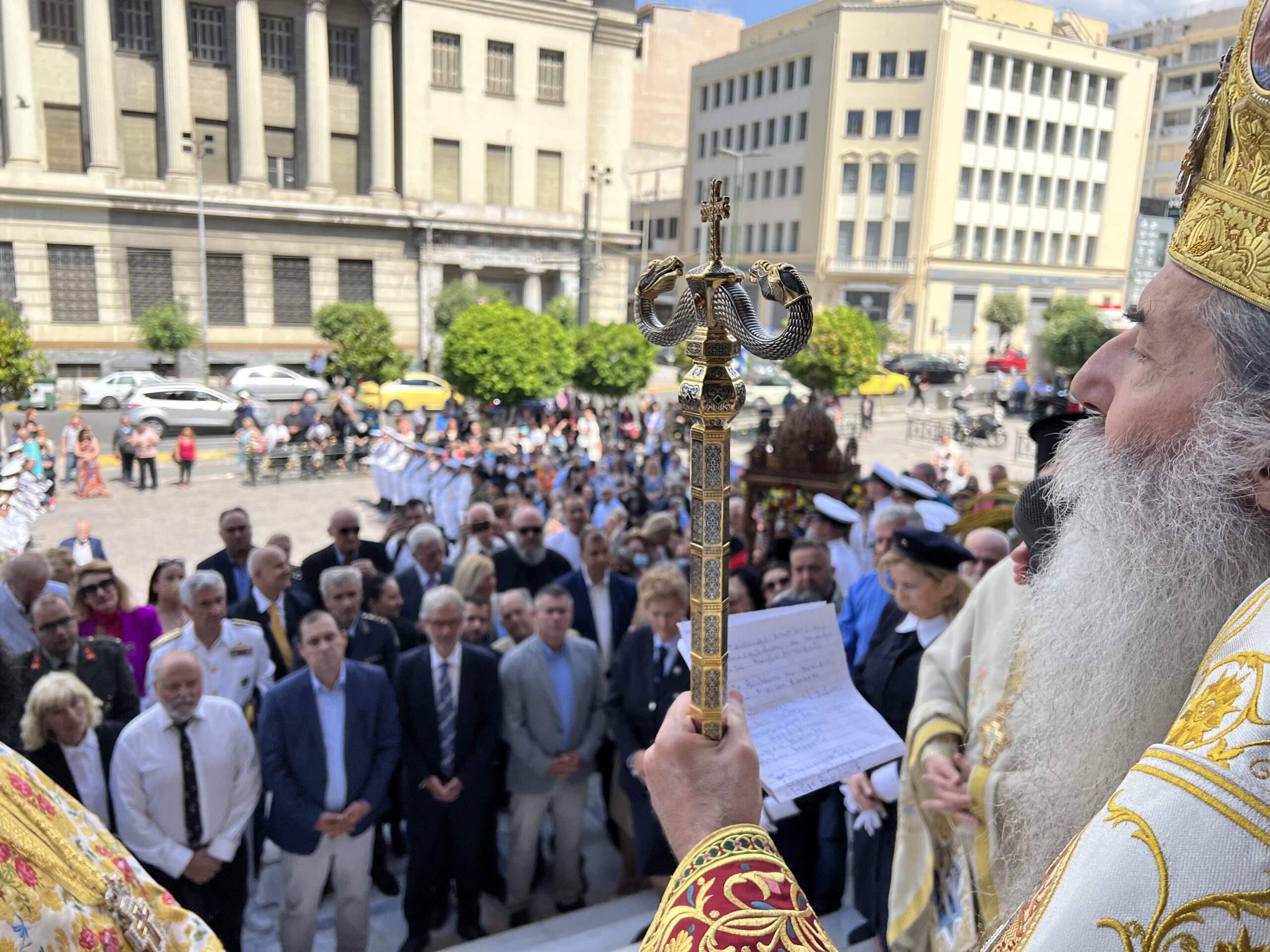 Λαμπρά πανηγύρισε την εορτή του Αγίου Πνεύματος ο Καθεδρικός Ιερός Ναός Αγίας Τριάδος Πειραιώς.