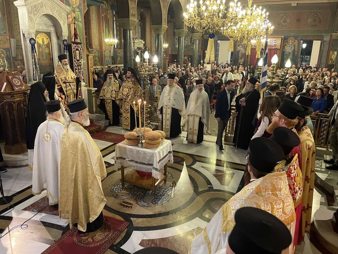 Το Νέο Φάληρο εόρτασε τον Πολιούχο του Άγιο Δημήτριο τον Μυροβλύτη.