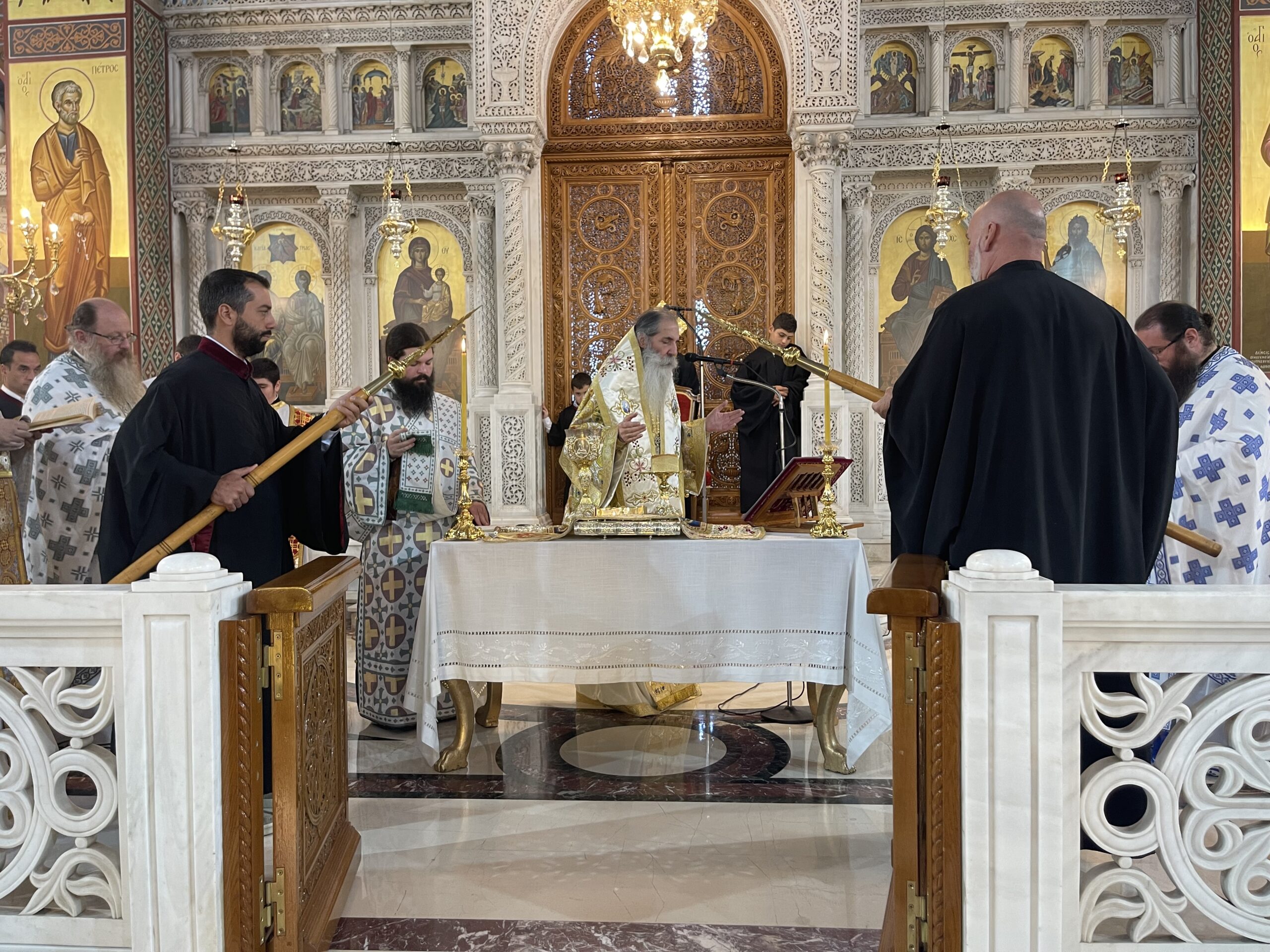 Η Αρχαιοπρεπής Θεία Λειτουργία του Αγ. Ιακώβου του Αδελφοθέου στον Καθεδρικό Ιερό Ναό Αγίας Τριάδος Πειραιώς.