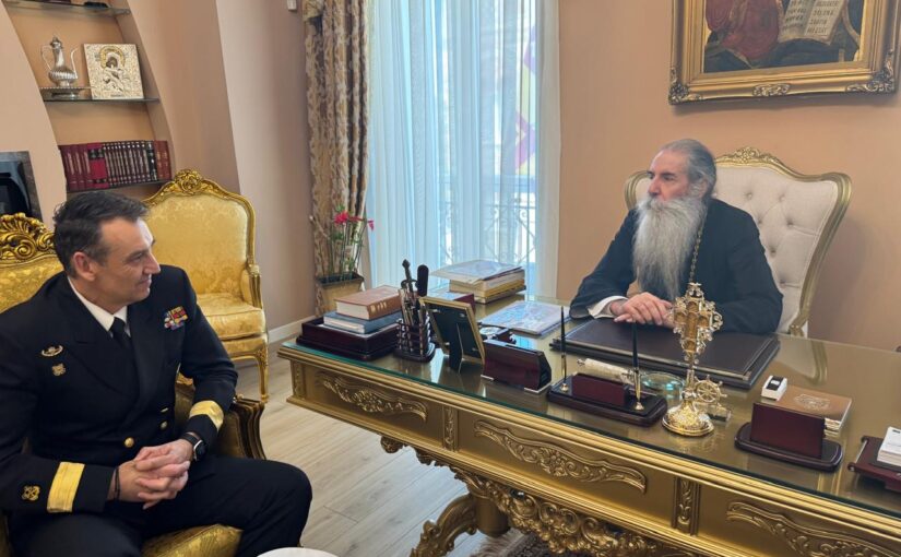 Ο νέος Κεντρικός Λιμενάρχης Πειραιά στον Σεβασμιώτατο Μητροπολίτη Πειραιώς κ. Σεραφείμ.
