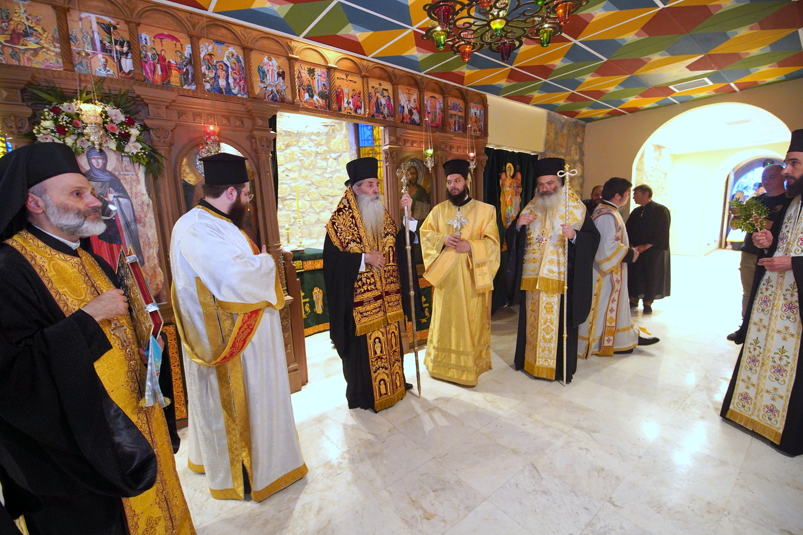 Θυρανοίξια Παρεκκλησίου της Αγίας Φιλοθέης από τον Σεβασμιώτατο Μητροπολίτη Πειραιώς κ. Σεραφείμ.