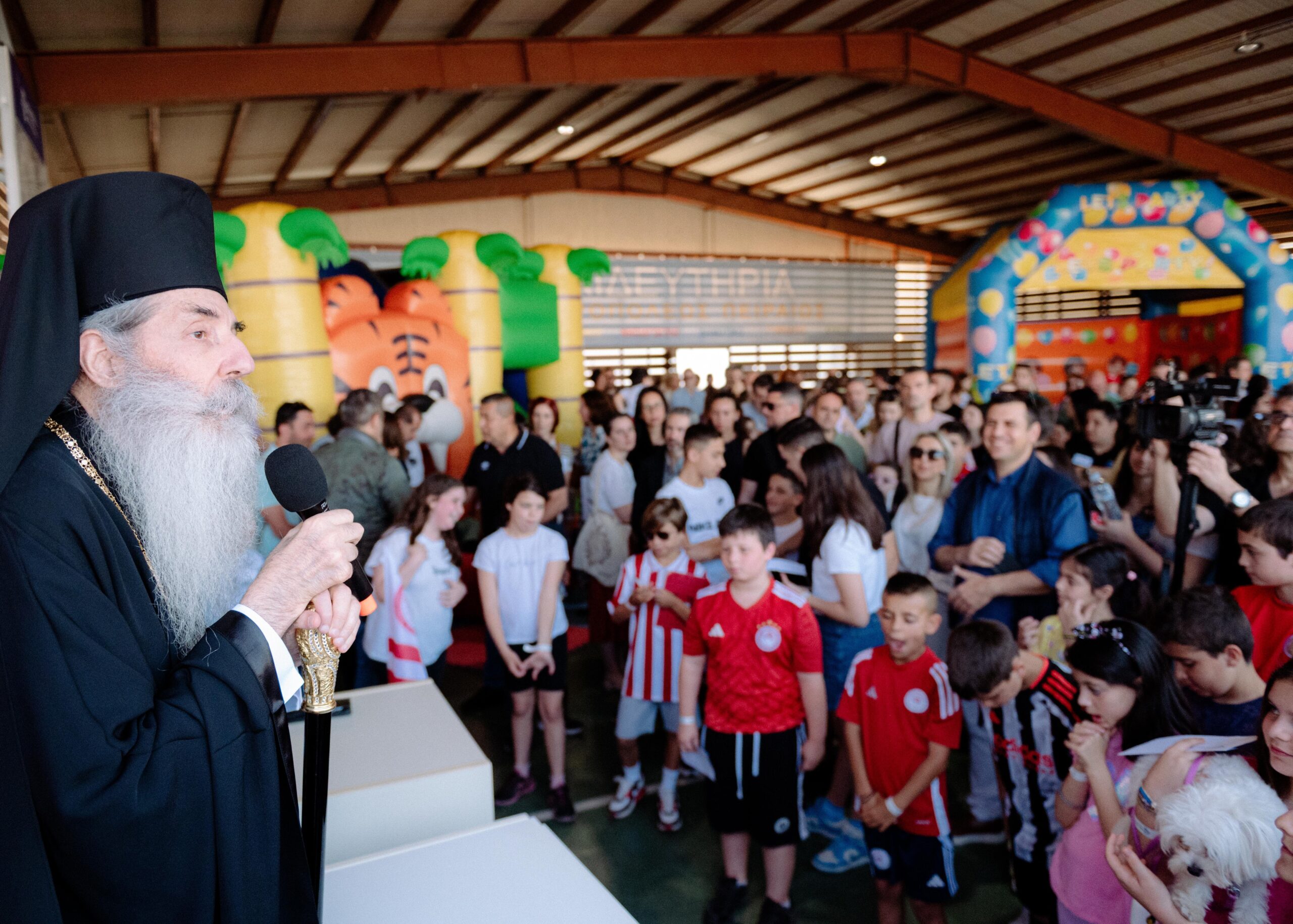 Στα Summer Camp των Εκπαιδευτηρίων της Ιεράς Μητροπόλεως Πειραιώς ο Σεβασμιώτατος κ. Σεραφείμ.