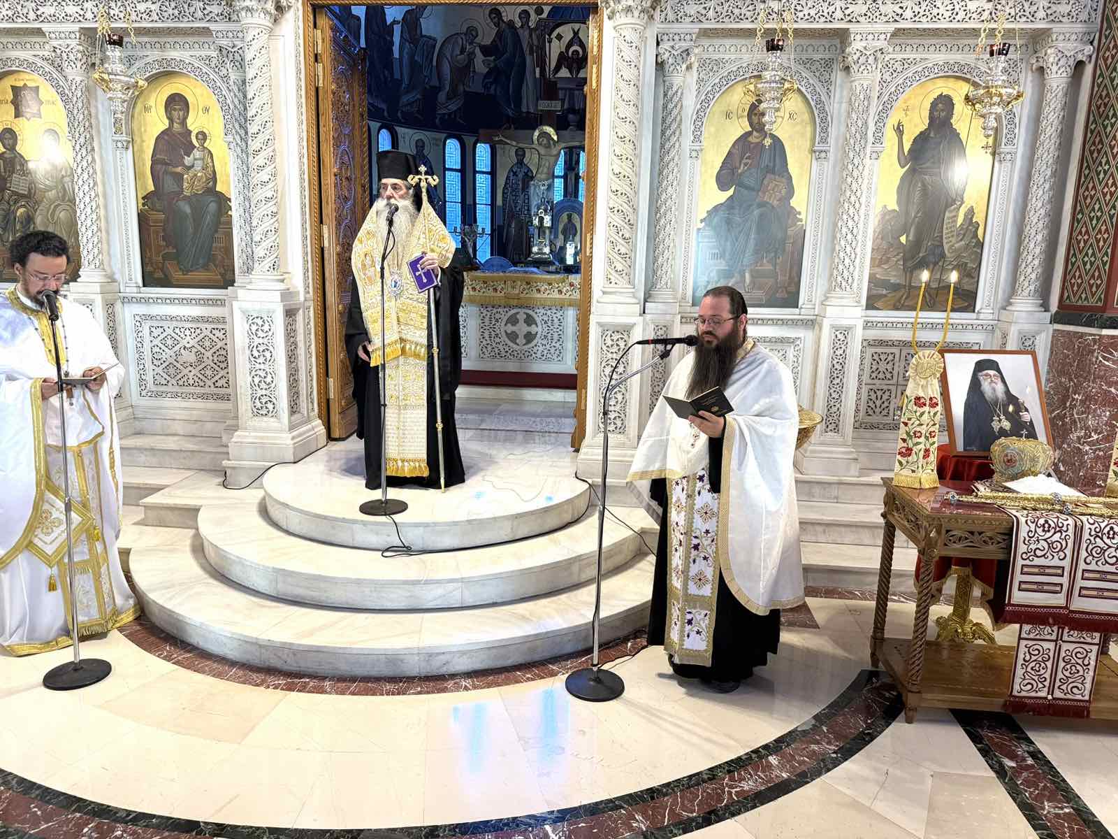Μνημόσυνο στον μακαριστό προκάτοχό του κυρό Καλλίνικο τέλεσε ο Σεβ. Μητρ. Πειραιώς κ. Σεραφείμ.