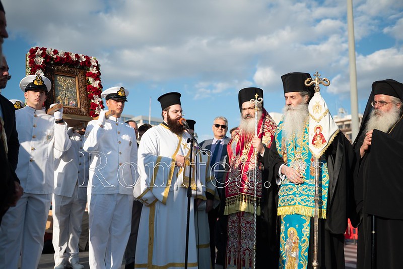 Ο Πειραιάς υποδέχθηκε την Παναγία της Χρυσοπηγής εκ Σίφνου.