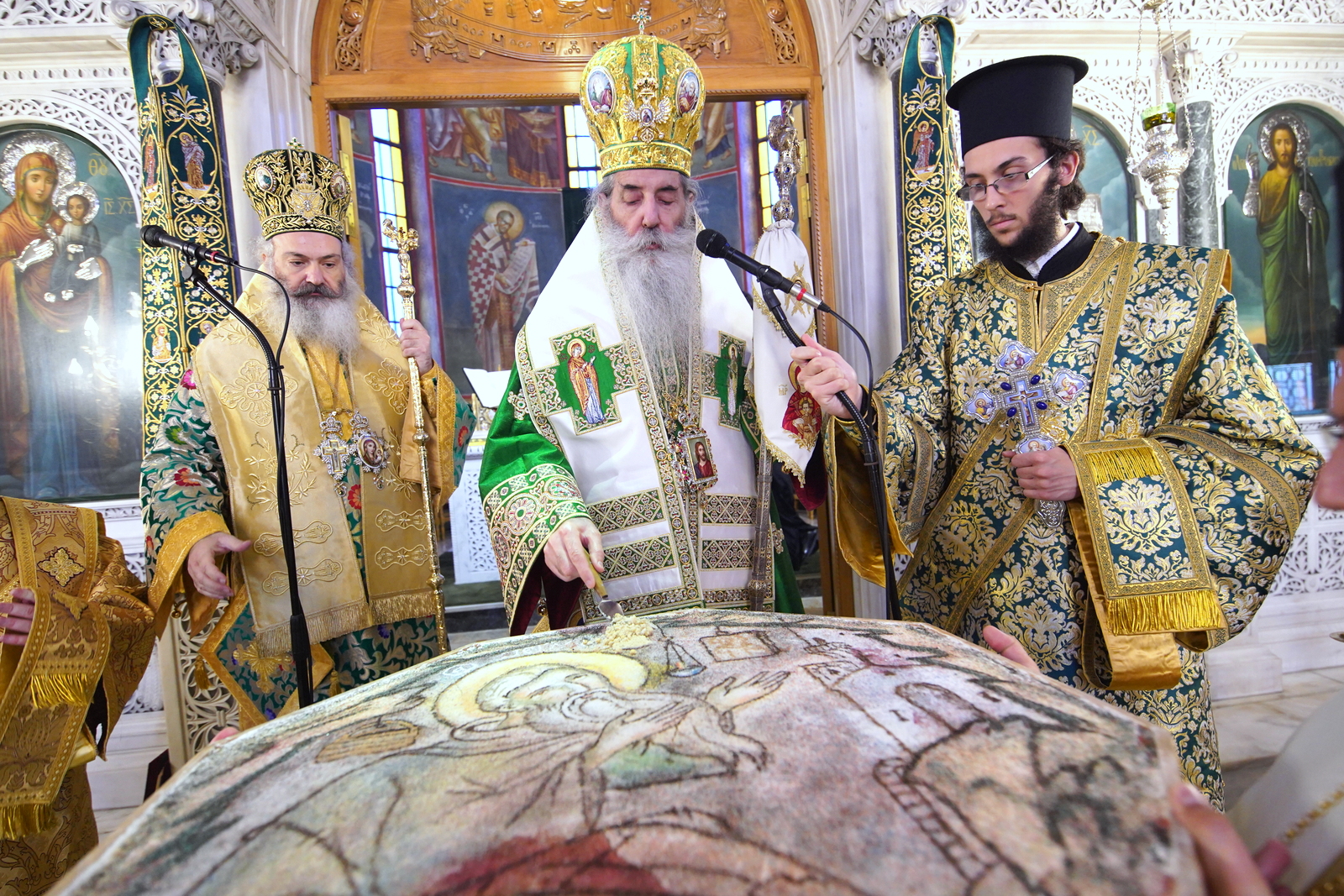 Μητροπολίτης Πειραιώς: «Ο Όσιος Νείλος σήμερα έρχεται να ξυπνήσει την υπνώττουσα συνείδησή μας».