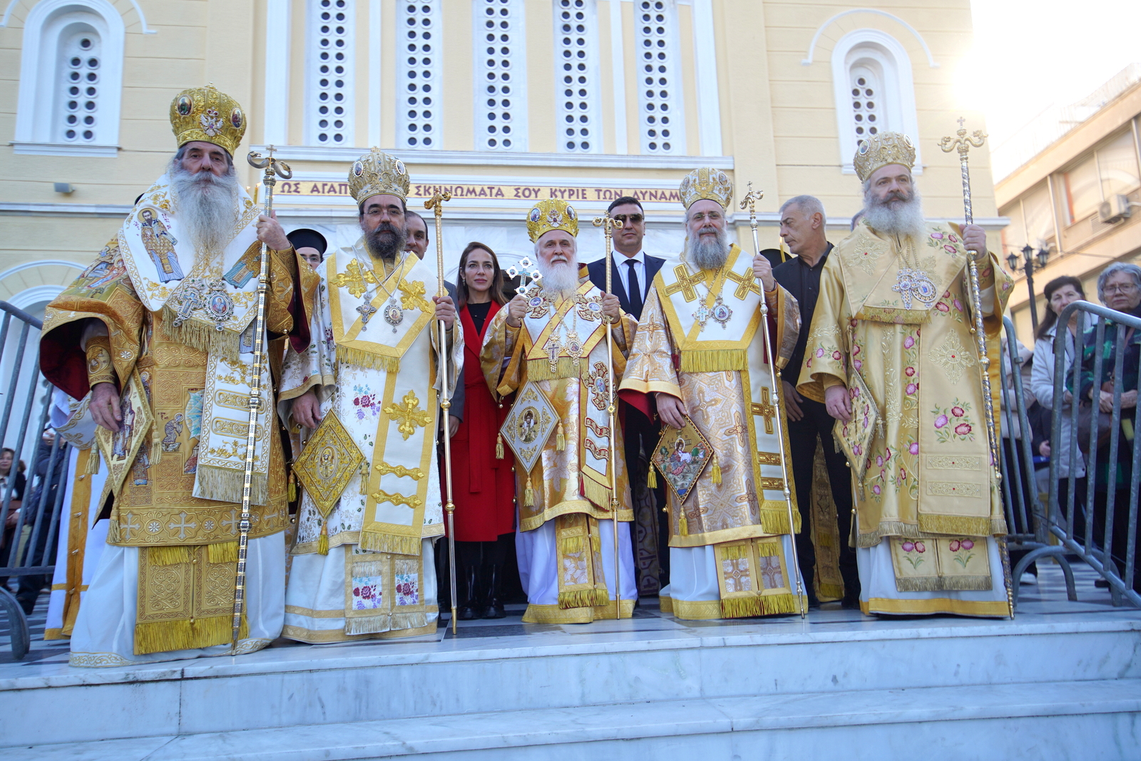 Πάνδημος ο εορτασμός για τον Πολιούχο του Πειραιά, Άγιο Σπυρίδωνα.