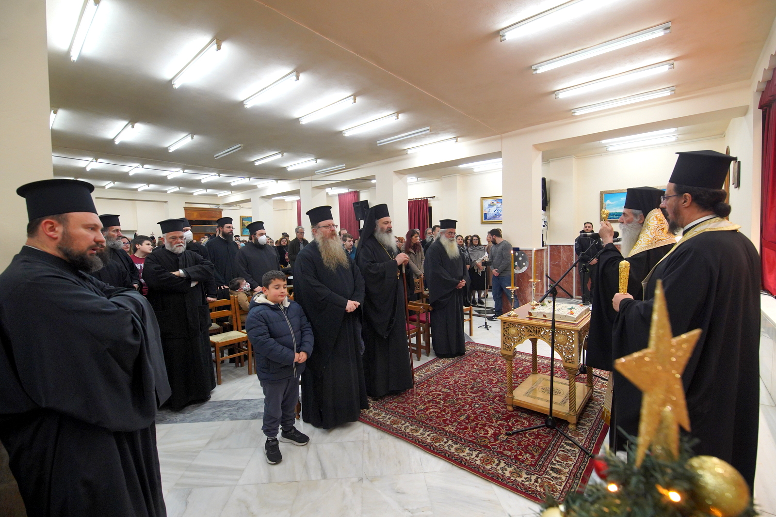 Τη Βασιλόπιτα του Γραφείου Νεότητος της τοπικής μας Εκκλησίας ευλόγησε ο Σεβ. Μητροπολίτης Πειραιώς κ. Σεραφείμ.