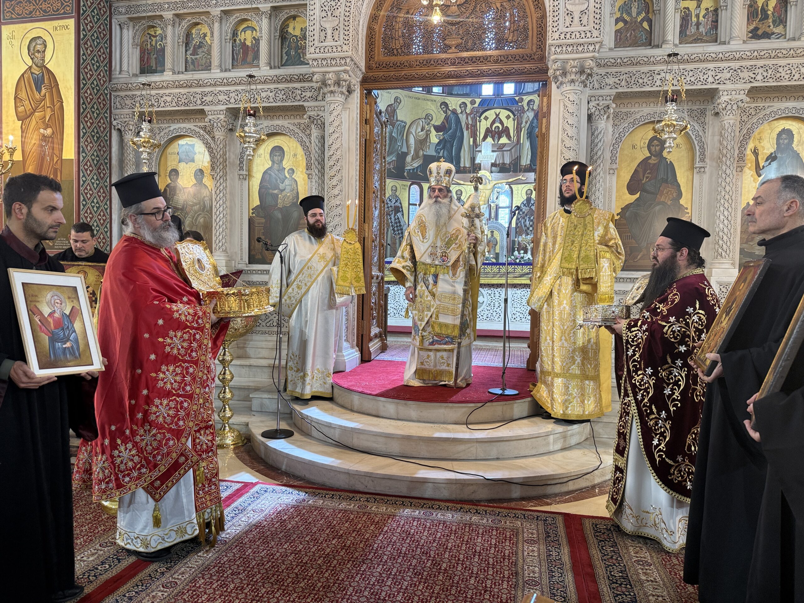 Η Κυριακή της Ορθοδοξίας στον Καθεδρικό Ιερό Ναό Αγίας Τριάδος Πειραιώς.