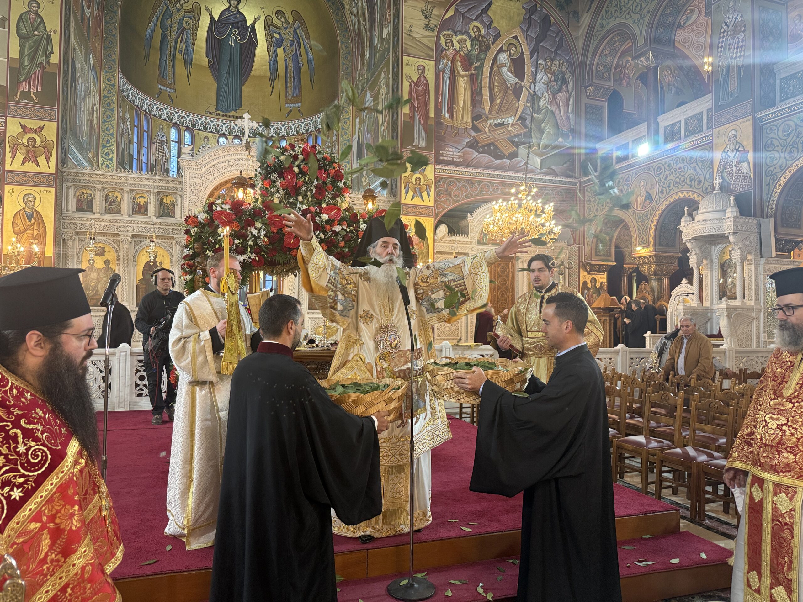 Μητροπολίτης Πειραιώς: «Εμείς πιστεύουμε στον Αναστάντα. Δεν πιστεύουμε σε έναν νεκρό άνθρωπο».