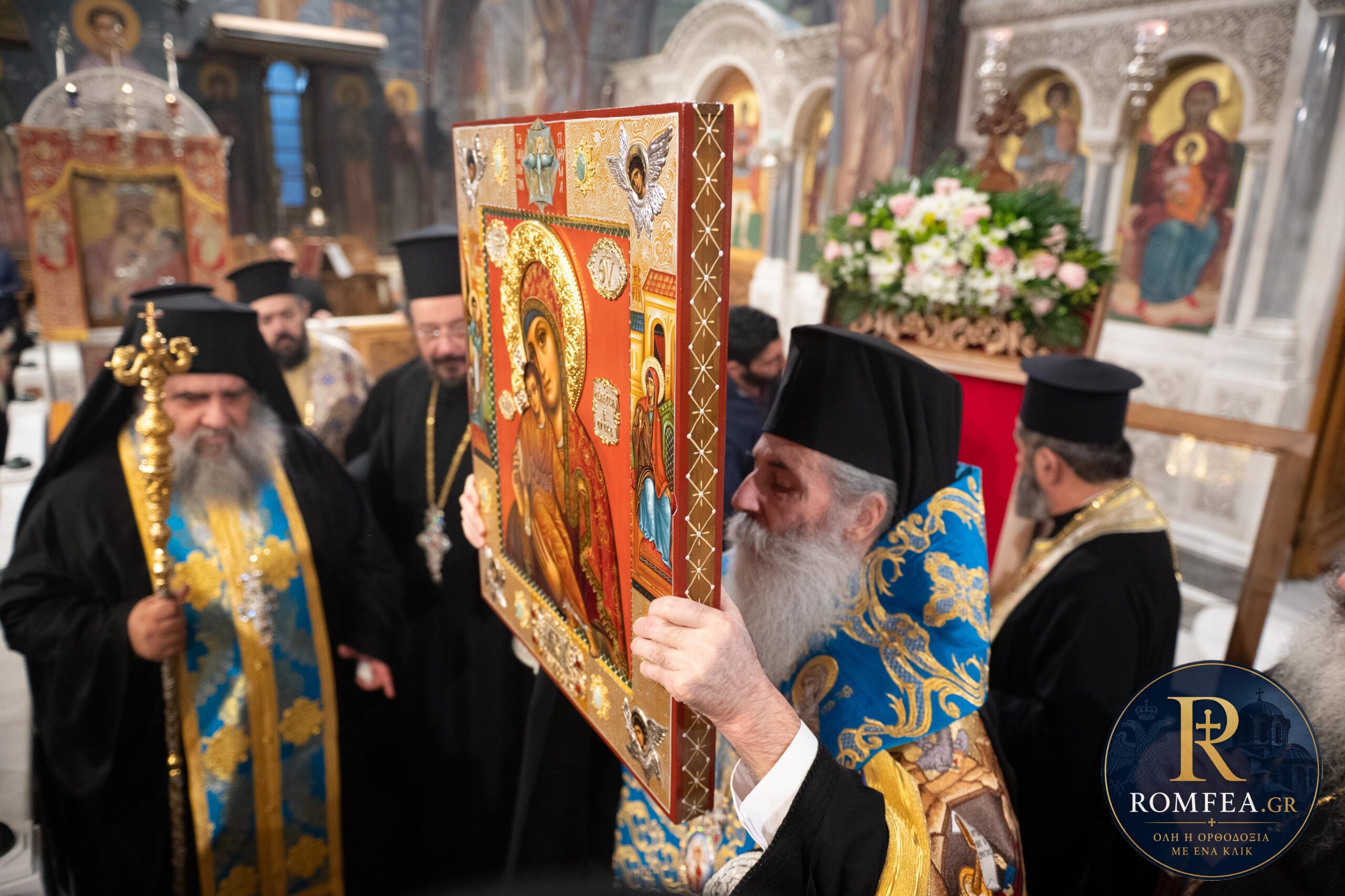Αντίγραφο της Παναγίας του Κύκκου υποδέχθηκε ο Πειραιάς (ΦΩΤΟ)