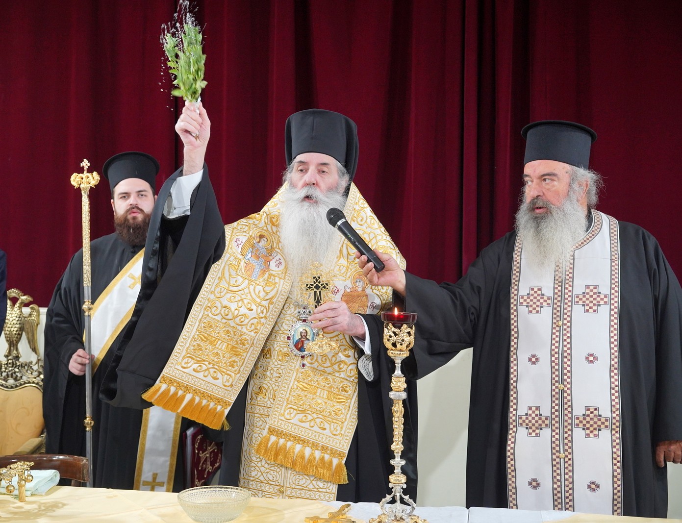 Αγιασμός στο Ωδείο της Ιεράς Μητροπόλεως Πειραιώς και απονομή των Τίτλων Σπουδών από τον Μητροπολίτη Πειραιώς κ. Σεραφείμ.